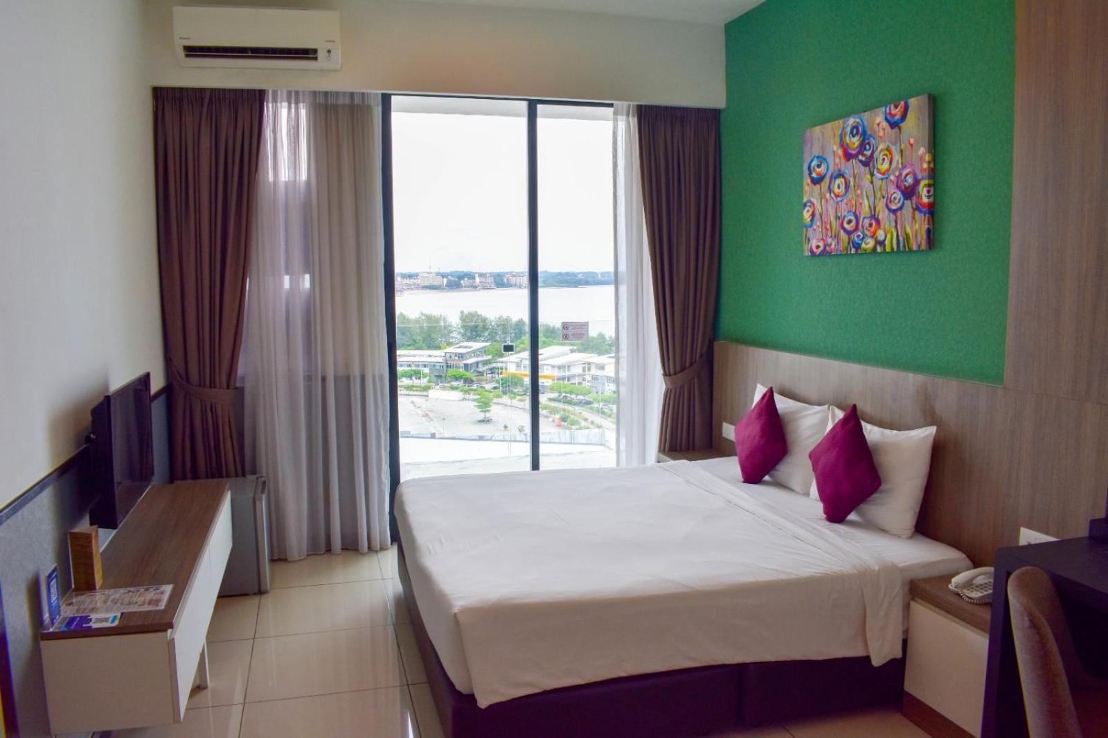 D'Wharf Hotel & Serviced Residence Порт-Диксон Экстерьер фото