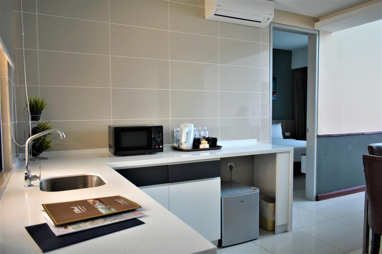 D'Wharf Hotel & Serviced Residence Порт-Диксон Экстерьер фото